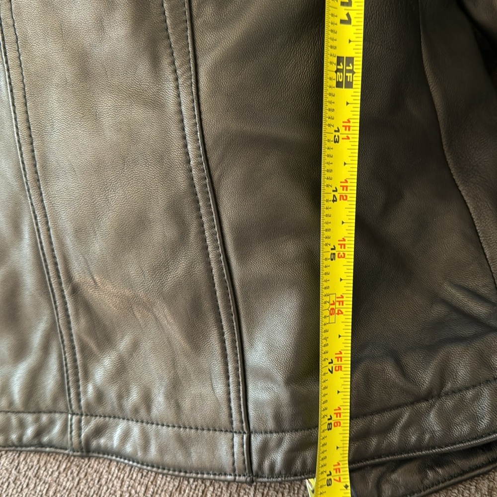 Leather jacket - Picture 8 of 9